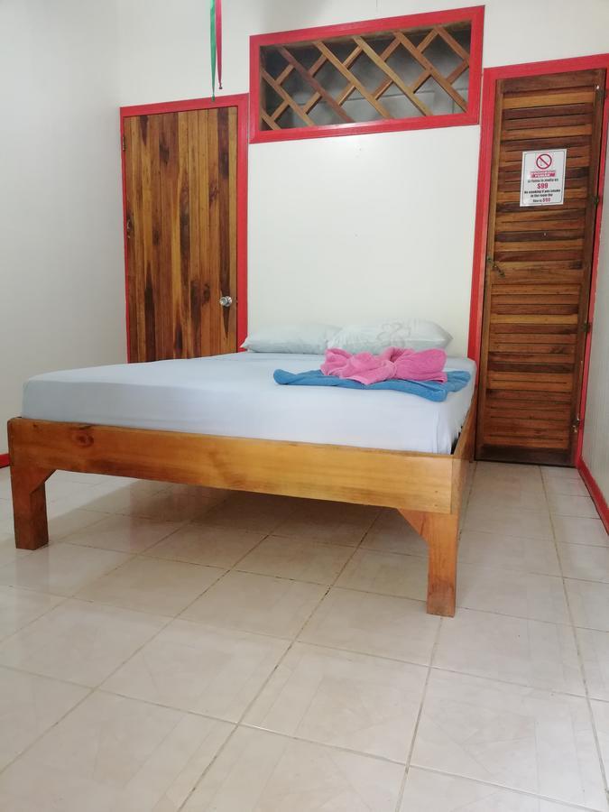 Talamanca Cabins Кахуіта Екстер'єр фото