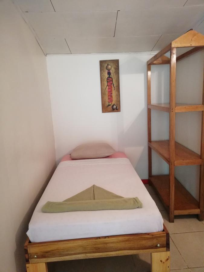 Talamanca Cabins Кахуіта Екстер'єр фото