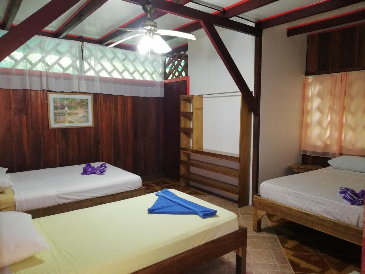 Talamanca Cabins Кахуіта Екстер'єр фото